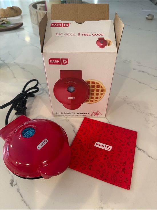 Other - Mini waffle maker 4”
